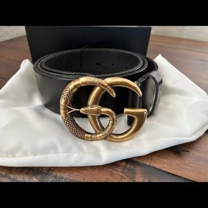 Gucci Gold Snake Belt Buckle with black belt